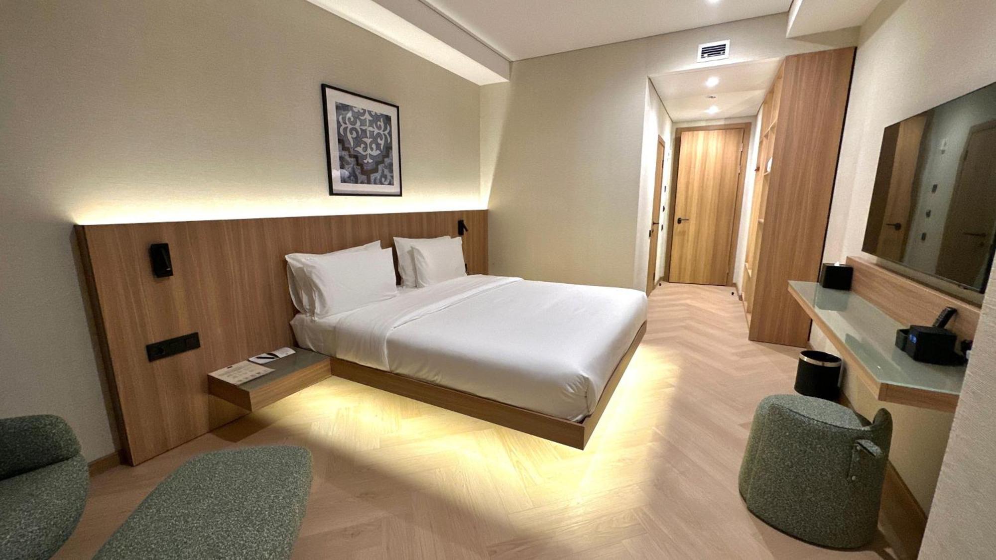 Resident Hotel Abay Алматы Экстерьер фото